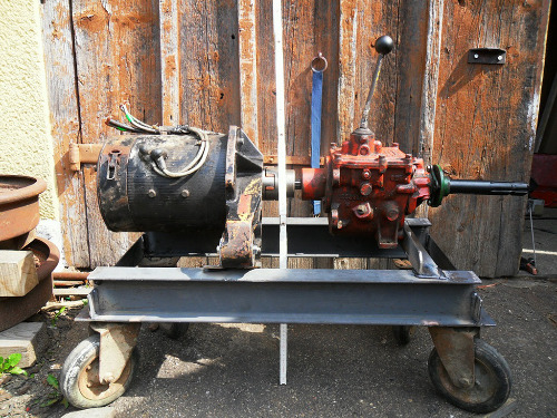 Zapfwelle_12kW_-_41b_-_Motor_mit_angeflanschtem_Getriebe_und_Zapfwelle.jpg